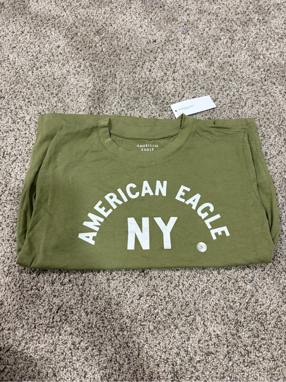 3 for $18 SALE American Eagle Outfitters Olive Green NY Logo Short Sleeve Tee